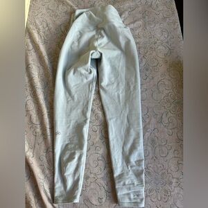 Alo Yoga leggings size XS (rare blue color)